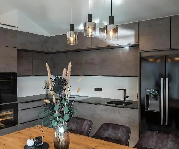 Rivervista Apartment *